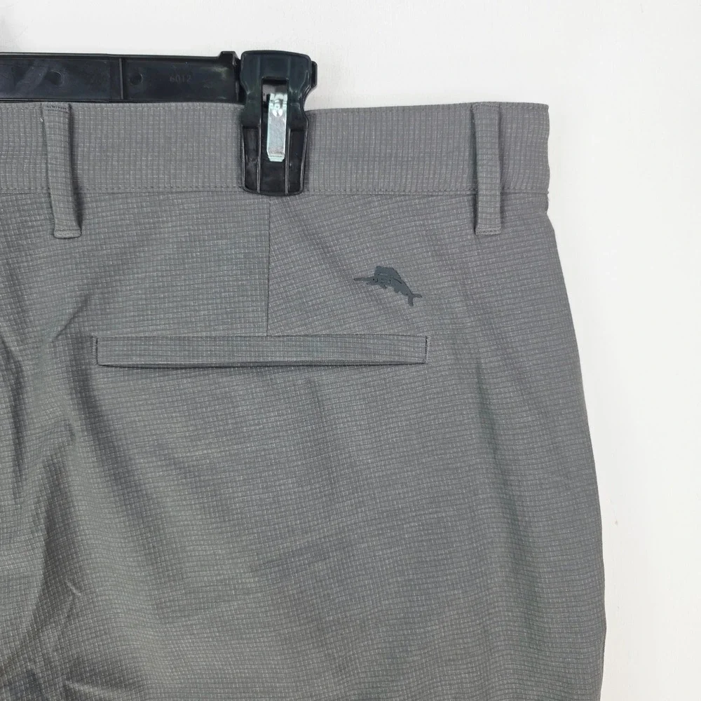 Tommy Bahama Men 38 Gray Micro Grid Golf Chip Shot Shorts Flat Front Marlin Logo